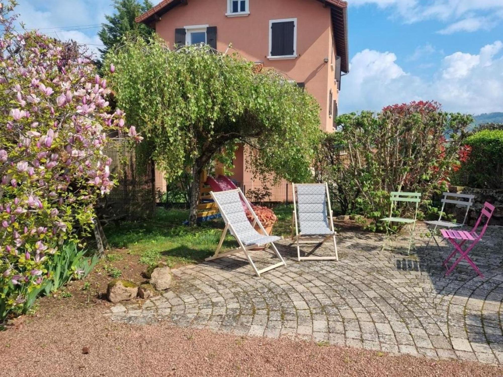 Gite Charmant Avec Jardin Privatif, Proche Sites Historiques Et Activites De Plein Air - Fr-1-496-183 Cuinzier Exteriér fotografie